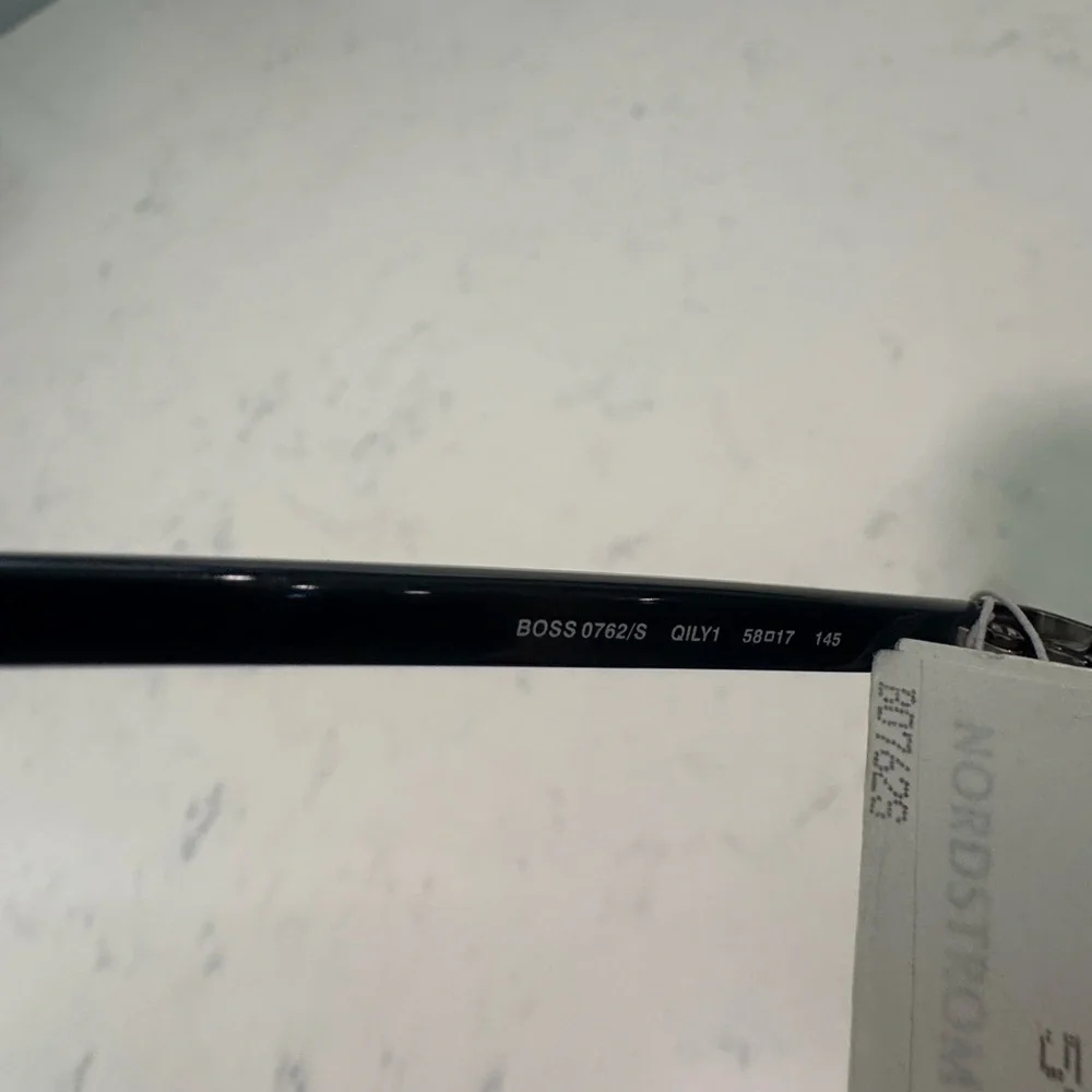 ONE DAY SALE💫 HUGO BOSS Stylish Black Aviator Sunglasses